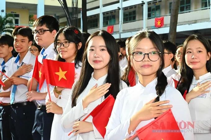 Students attend the opening ceremony for the new school year at Tran Phu High School. 3.jpg