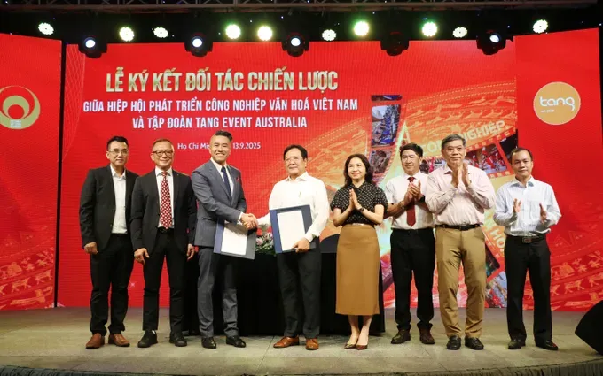 VCIDA signs a strategic partnership with Tang Event Australia. (Photo: SGGP) aimg-0265-2537-9557.jpg