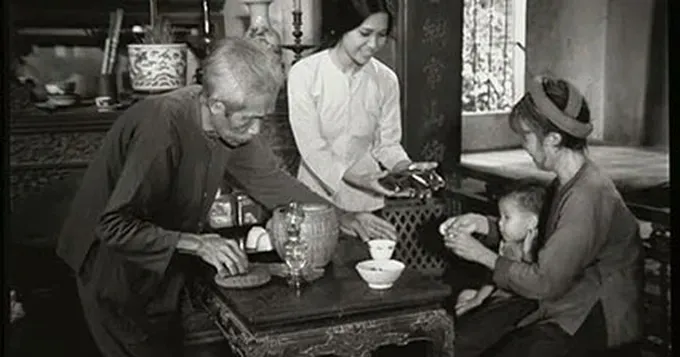 A scene in the film “Bao gio cho den thang 10” (When the tenth month comes) bao-gio-cho-den-thang-muoi-6037-2475.jpg