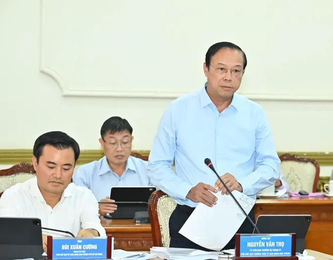 Standing Vice Chairman of the Ho Chi Minh City People's Committee Nguyen Van Tho speaks at the meeting. (Photo: SGGP) gen-h-z7018241016711-c3d6be606a852eb023e06a34c1fc409a-9125-6942.jpg
