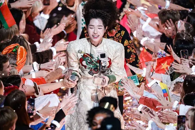 Prime Minister Pham Minh Chinh has sent congratulations to Duc Phuc after the singer won the first prize at the international music contest Intervision 2025 in Moscow, Russia. dp7-2243-4904.jpg