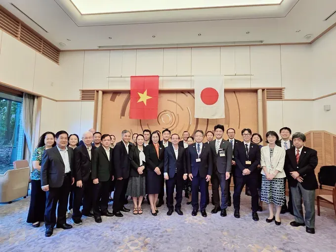 Ho Chi Minh City People’s Committee delegation holds talks with Shiga Prefectural Government. (Photo: SGGP) tin03-5050-4899.png