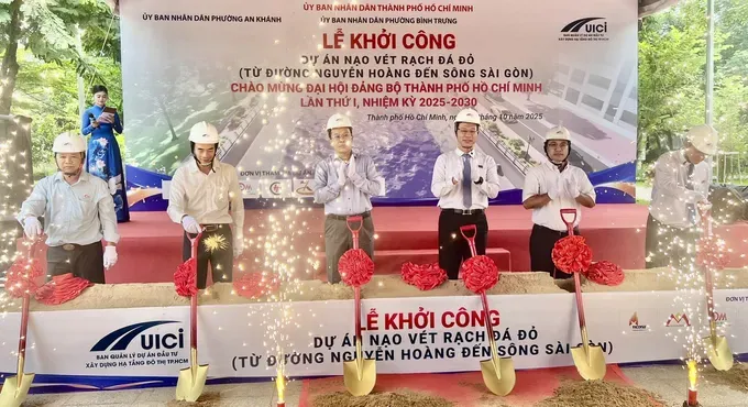 At the groundbreaking ceremony (Photo: SGGP) 10d-6604-9744.jpg