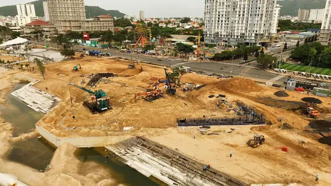 At the construcion site of Thuy Van Square expansion project in Vung Tau Ward (Photo: SGGP) k4b-3456-1058.jpg