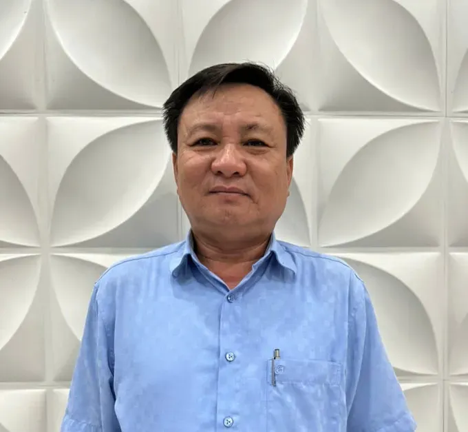 Mr. Nguyen Van Nho, a fisherman of Long Hai Commune ong-nguyen-van-nho-4657-4714.jpg