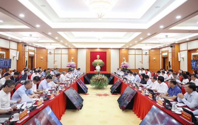 Party General Secretary To Lam chairs the meeting on October 15 (Photo: VNA) to-lam-2.jpg