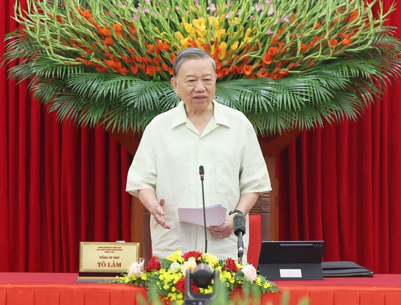 Party General Secretary To Lam speaks at the meeting. (Photo: VNA) to-lam.jpg
