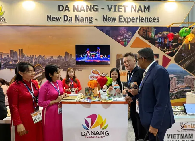 The Department of Culture, Sports, and Tourism of the coastal city of Da Nang hosts a tourism booth at ITB Asia 2025, held at the Marina Bay Sands in Singapore from October 15-17 . (Photo: SGGP) z7117731398278-d1704c9248b3ad087e337805070cf81f-9219-7286.jpg