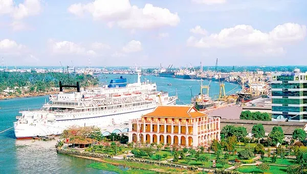 Part of Nha Rong - Khanh Hoi Port in HCMC (Photo: SGGP) images639504_cang-sai-gon.jpg