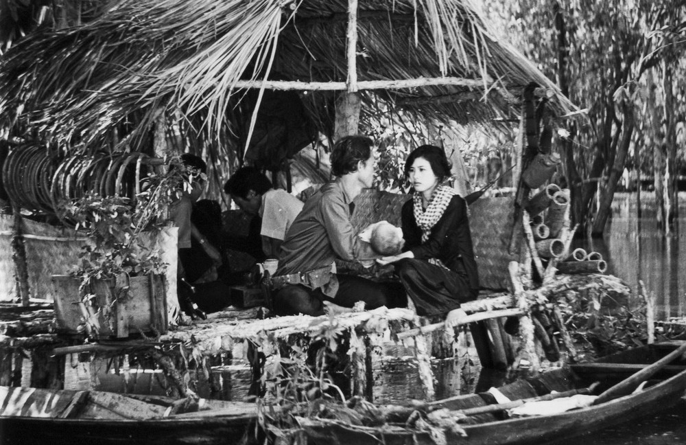 A scene in the film “Canh Dong Hoang” (The Abandoned Field: Free Fire Zone) canh-dong-hoang-2-.jpg