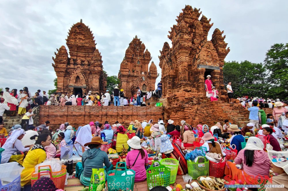 The 2025 Kate Festival in Khanh Hoa Province chamkh.jpg
