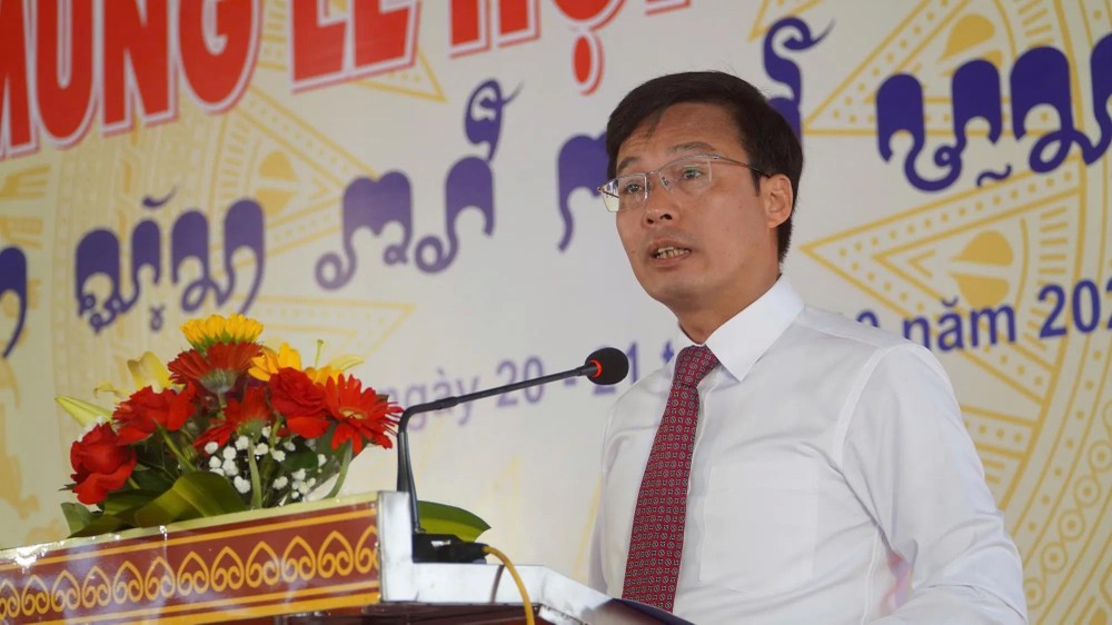 Vice Chairman of the Lam Dong Provincial People’s Committee, Dinh Van Tuan, speaks at the ceremony. chamld2.jpg