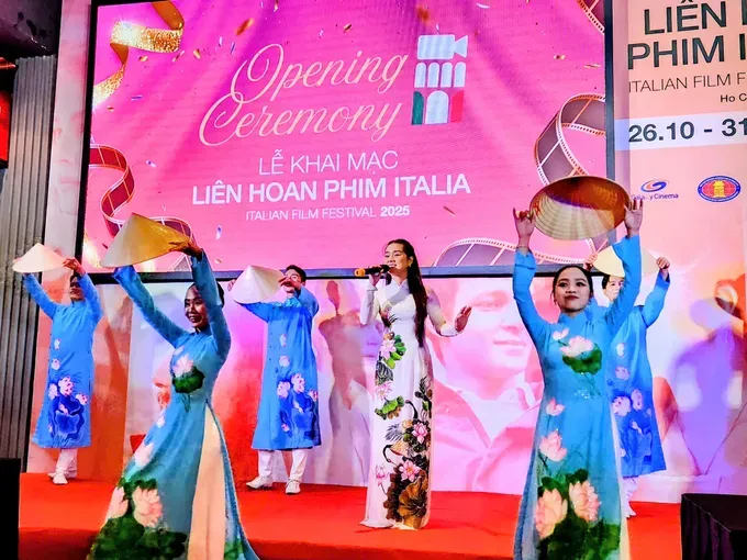 At the opening ceremony of the Italian Film Festival 2025 in Ho Chi Minh City (Photo: SGGP) lhp-y-2025-4-8619-4107.jpg
