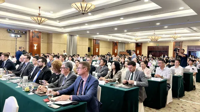 More than 400 companies and delegates attend the “2025 Meeting between City Leaders and the Foreign-Invested Enterprise (FDI) Community.” (Photo: SGGP) z7169831969987-24a602ecbed9de40ad32990a64b51d83-7651-9536.jpg