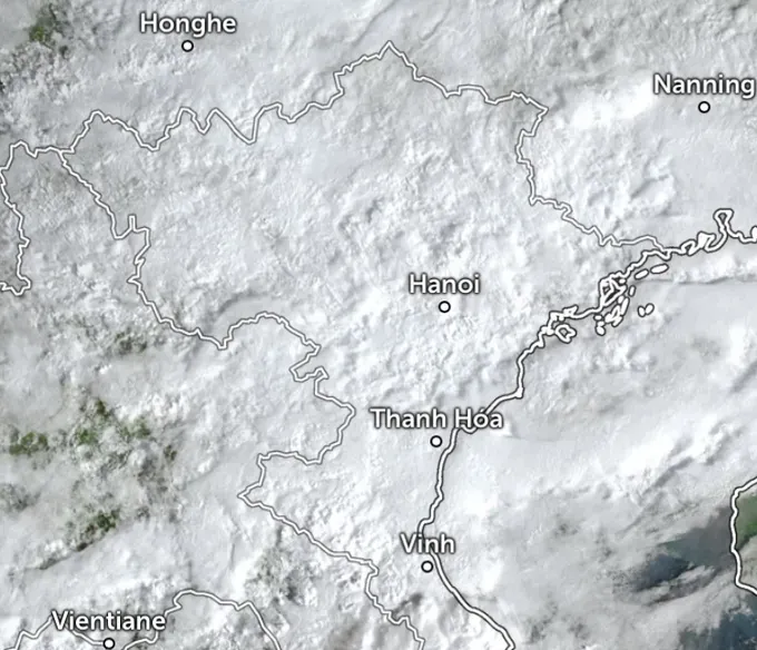 Satellite imagery at 7:30 a.m. on November 1 shows cold air pushing clouds to cover nearly the entire Northern and North-Central regions of Vietnam. img-3985-1105-340.jpeg