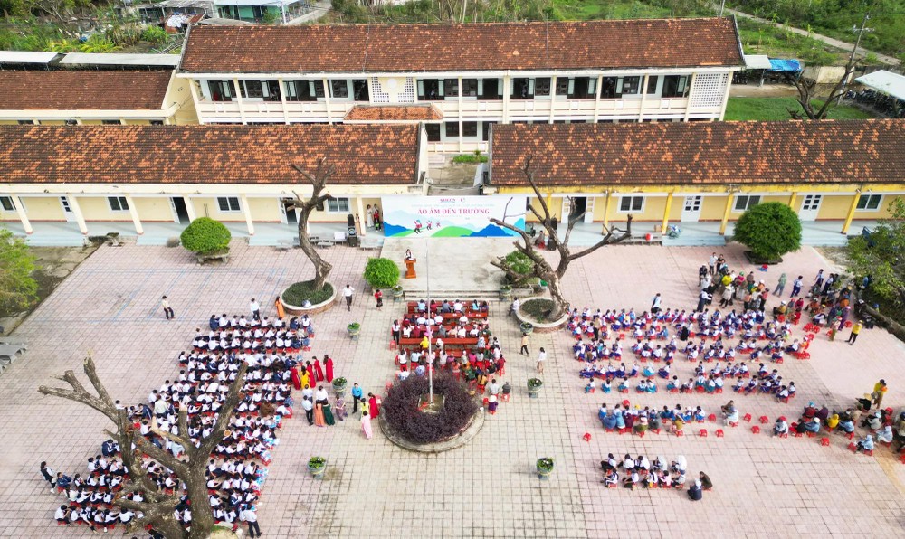 Áo ấm đến trường.jpg