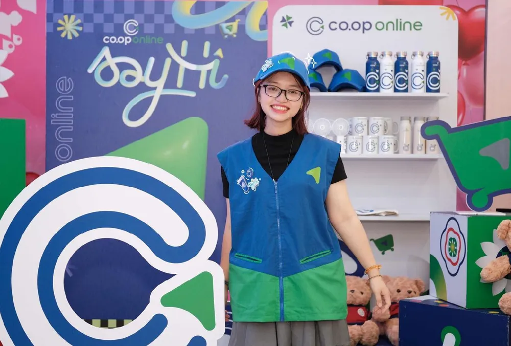 Nón kết in logo Co.op Online được khách hàng săn lùng