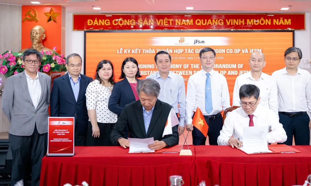 Lãnh đạo Saigon Co.op ký kết Thỏa thuận hợp tác chiến lược với Hiệp hội Quản lý An toàn thực phẩm Nhật Bản (JFSM)