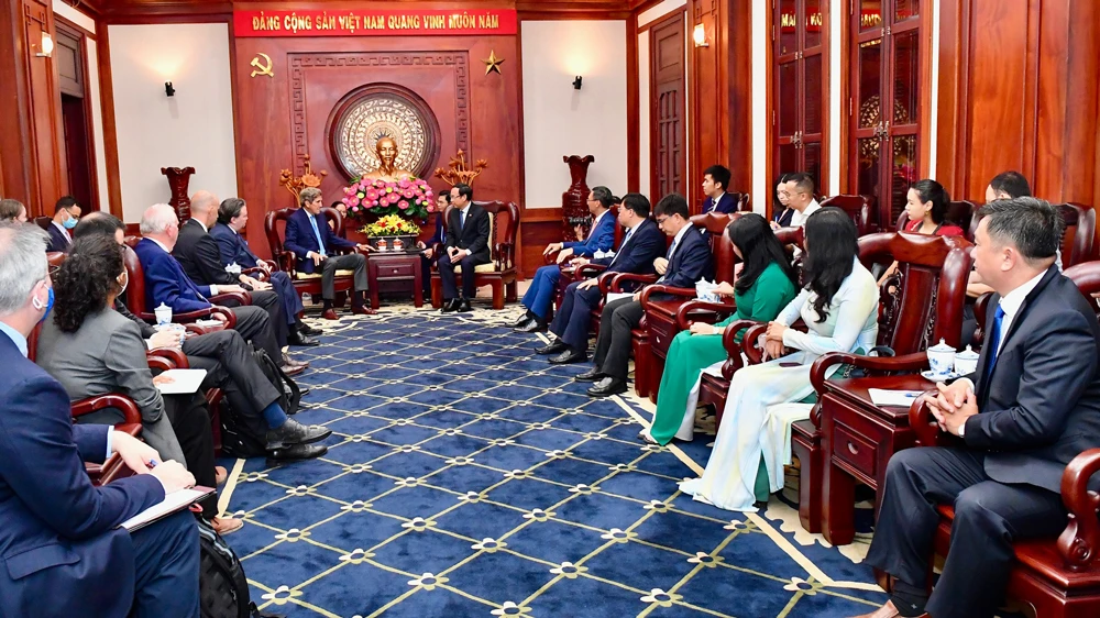 Bí thư Thành ủy TPHCM Nguyễn Văn Nên tiếp Đặc phái viên của Tổng thống Hoa Kỳ về biến đổi khí hậu ảnh 1 Bí thư Thành ủy TPHCM Nguyễn Văn Nên tiếp Đặc phái viên của Tổng thống Hoa Kỳ về biến đổi khí hậu ảnh 1