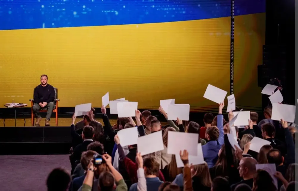 Tổng thống Ukraine Volodymyr Zelensky trong một cuộc họp báo ở Kiev. Ảnh:Reuters screenshot-20231220-085828-chrome-8958.jpg