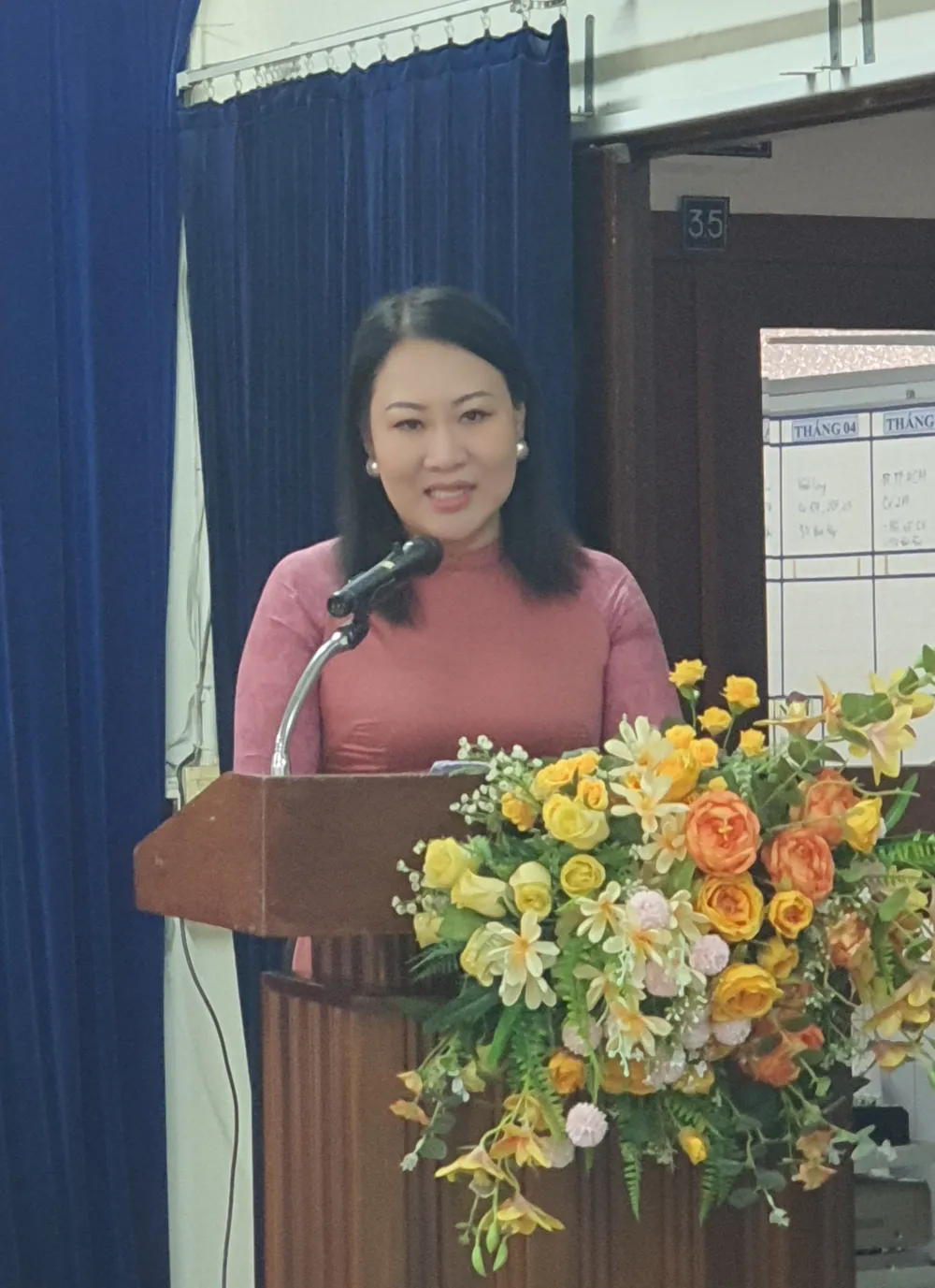 Chủ tịch Hội Hữu nghị Việt Nam – Đông Nam Á TPHCM Phan Thị Hồng Xuân phát biểu tại buổi lễ. Ảnh: THỤY VŨ 20240818_105908.jpg