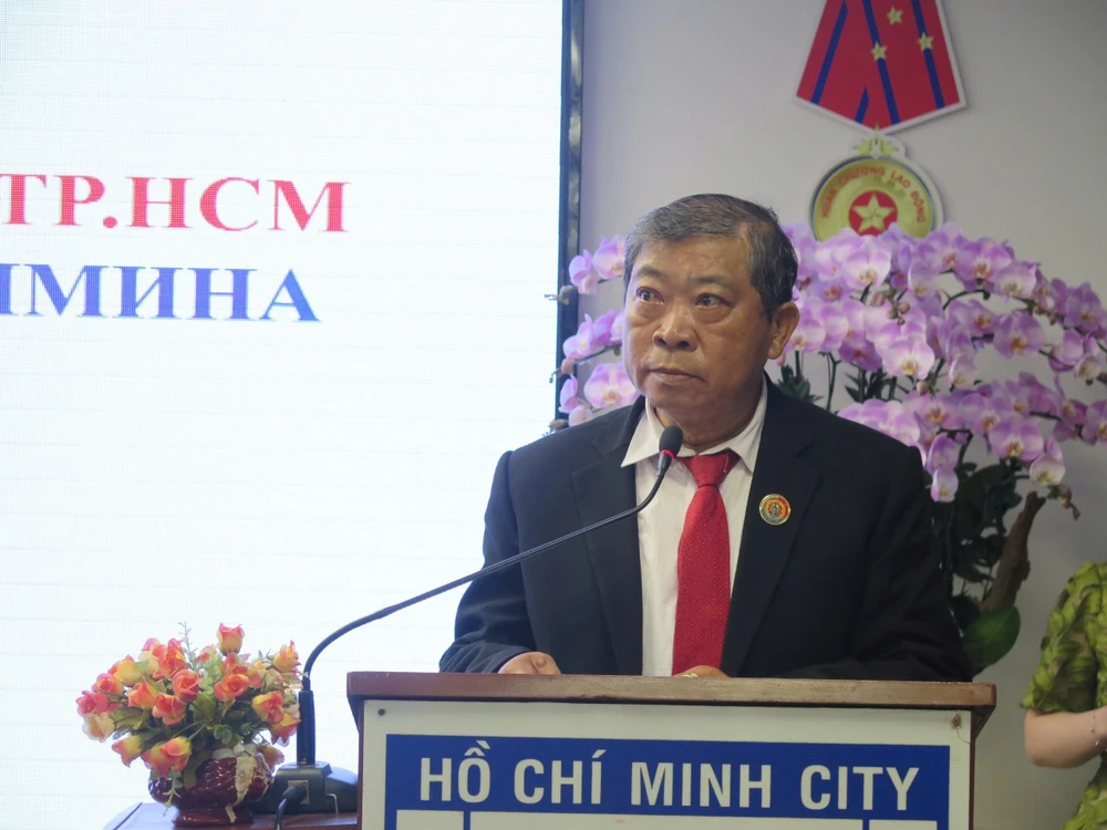 Chủ tịch Hội hữu nghị Việt - Nga TPHCM Hoàng Minh Nhân phát biểu tại buổi họp mặt. Ảnh: THỤY VŨ Nhân.jpg