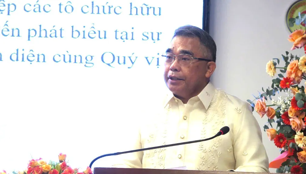 Đại sứ Philippines tại Việt Nam Meynardo Los Banos Montealegre phát biểu tại buổi họp mặt. Ảnh: THỤY VŨ Phi.jpg