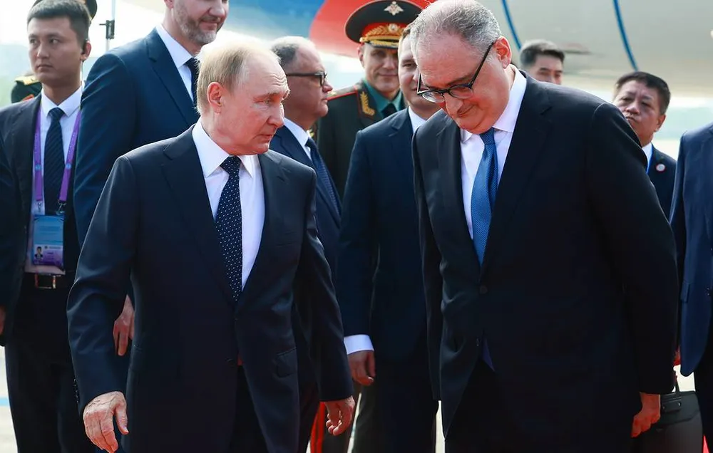 Tổng thống Nga Vladimir Putin tới Thiên Tân, Trung Quốc. Ảnh: TASS 1452773.jpg