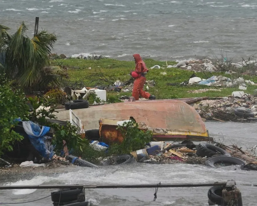 Nước lũ dâng do bão Melissa gây ra ở Haiti. Ảnh: APT maxresdefault (1).jpg