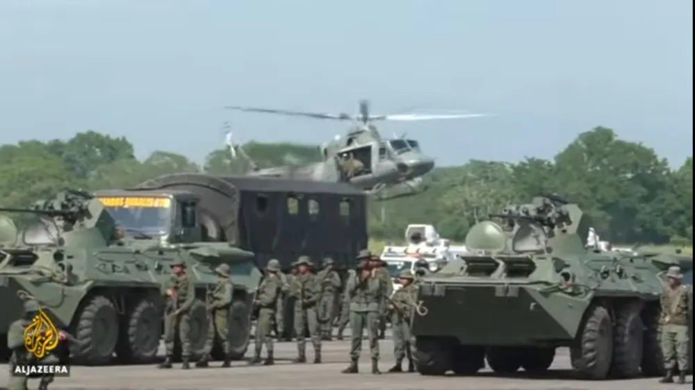 Quân đội Venezuela diễn tập tăng cường khả năng phòng thủ. Ảnh: ALJAZEERA.