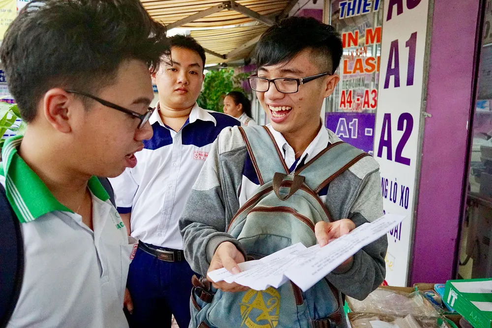 Kỳ thi THPT Quốc gia: Đề thi Anh văn “dễ thở” nhưng khó đạt điểm 7, 8 ảnh 1