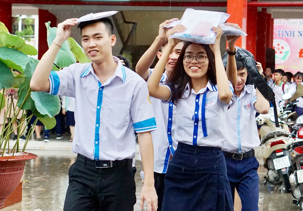 Kỳ thi THPT Quốc gia: Đề thi Anh văn “dễ thở” nhưng khó đạt điểm 7, 8 ảnh 2