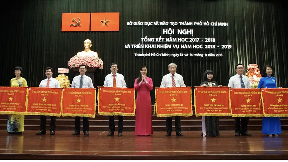 TPHCM: Mỗi giáo viên là một tấm gương đạo đức, tự học và sáng tạo ảnh 3