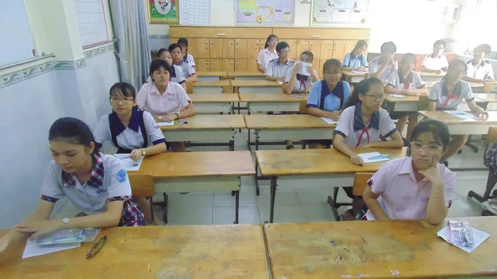 Hơn 80.000 thí sinh TPHCM bước vào môn thi đầu tiên kỳ thi tuyển sinh lớp 10 ảnh 5 Hơn 80.000 thí sinh TPHCM bước vào môn thi đầu tiên kỳ thi tuyển sinh lớp 10 ảnh 5