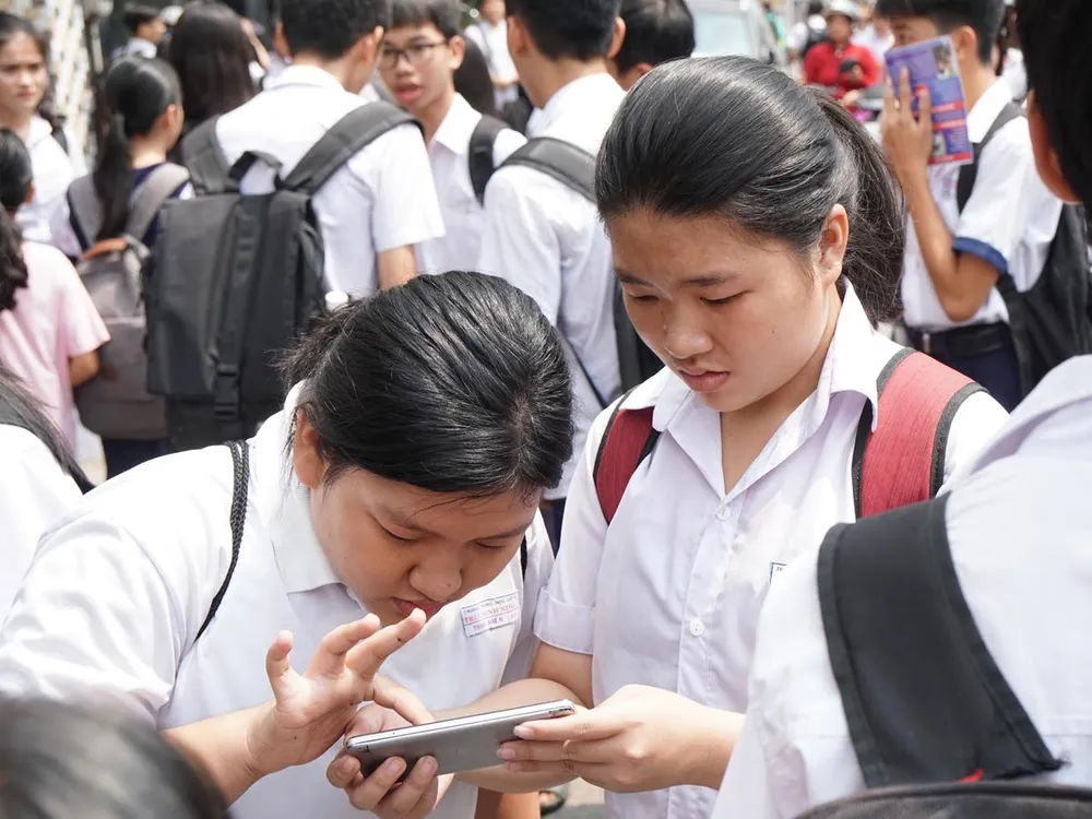 Thí sinh TPHCM phấn khởi với đề thi môn Văn vì có nội dung gần gũi  ảnh 2