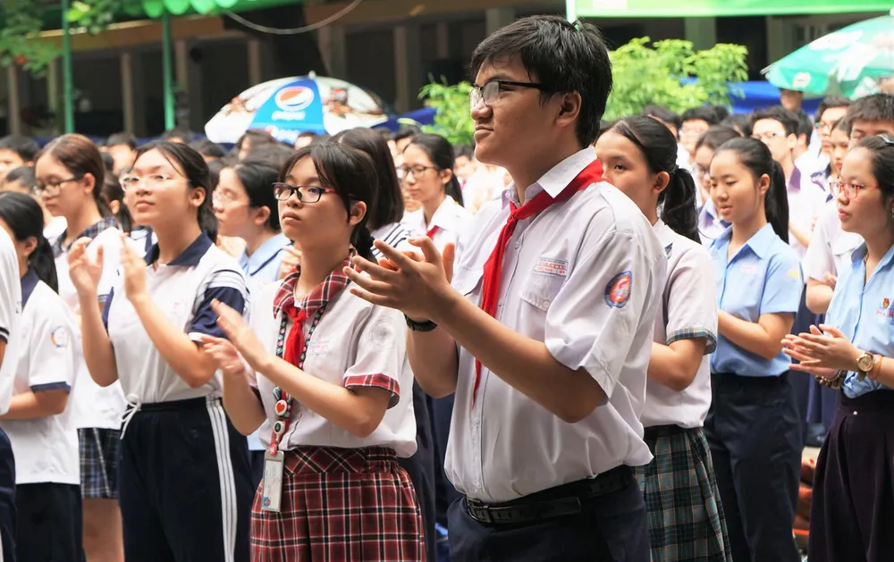 Hơn 80.000 thí sinh TPHCM bước vào môn thi đầu tiên kỳ thi tuyển sinh lớp 10 ảnh 6 Hơn 80.000 thí sinh TPHCM bước vào môn thi đầu tiên kỳ thi tuyển sinh lớp 10 ảnh 6