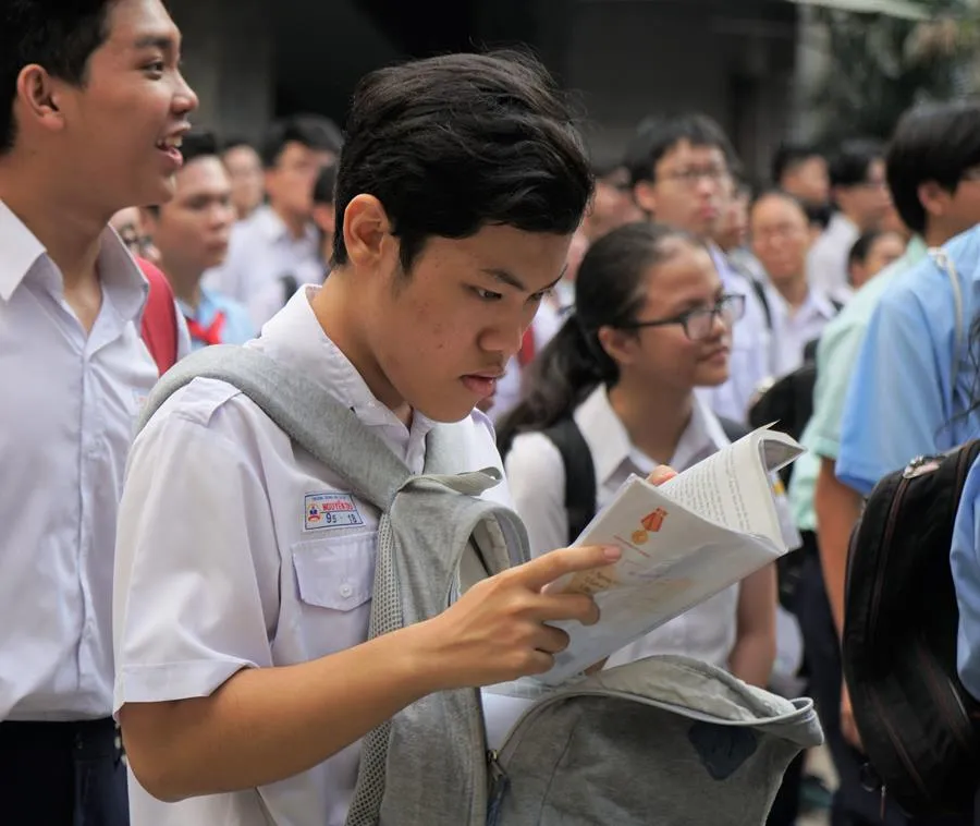 Hơn 80.000 thí sinh TPHCM bước vào môn thi đầu tiên kỳ thi tuyển sinh lớp 10 ảnh 8 Hơn 80.000 thí sinh TPHCM bước vào môn thi đầu tiên kỳ thi tuyển sinh lớp 10 ảnh 8