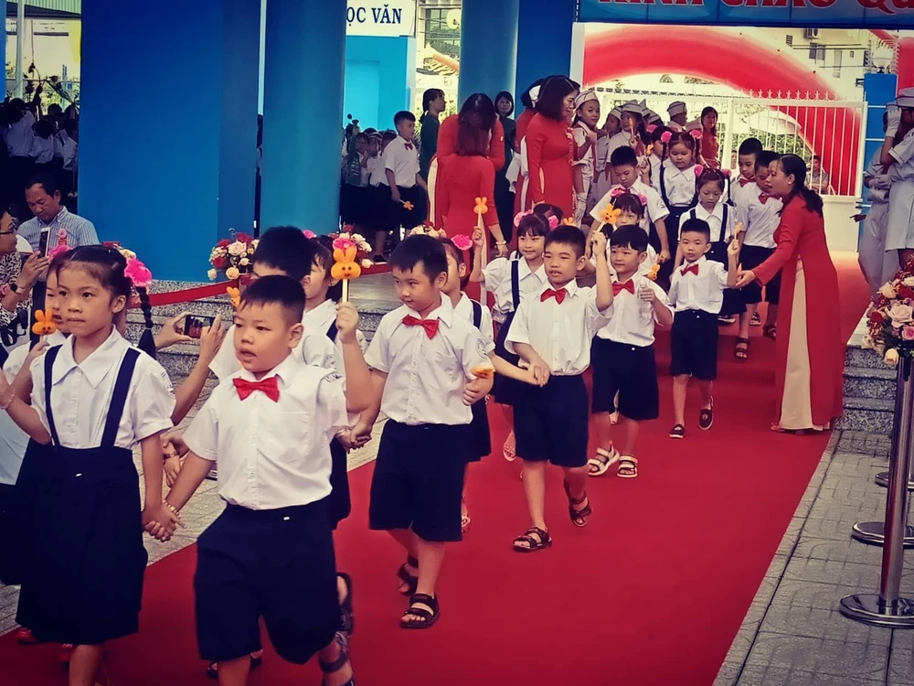 Khánh thành và khai giảng Trường Tiểu học Phan Huy Ích (quận Tân Bình) ảnh 3 Khánh thành và khai giảng Trường Tiểu học Phan Huy Ích (quận Tân Bình) ảnh 3