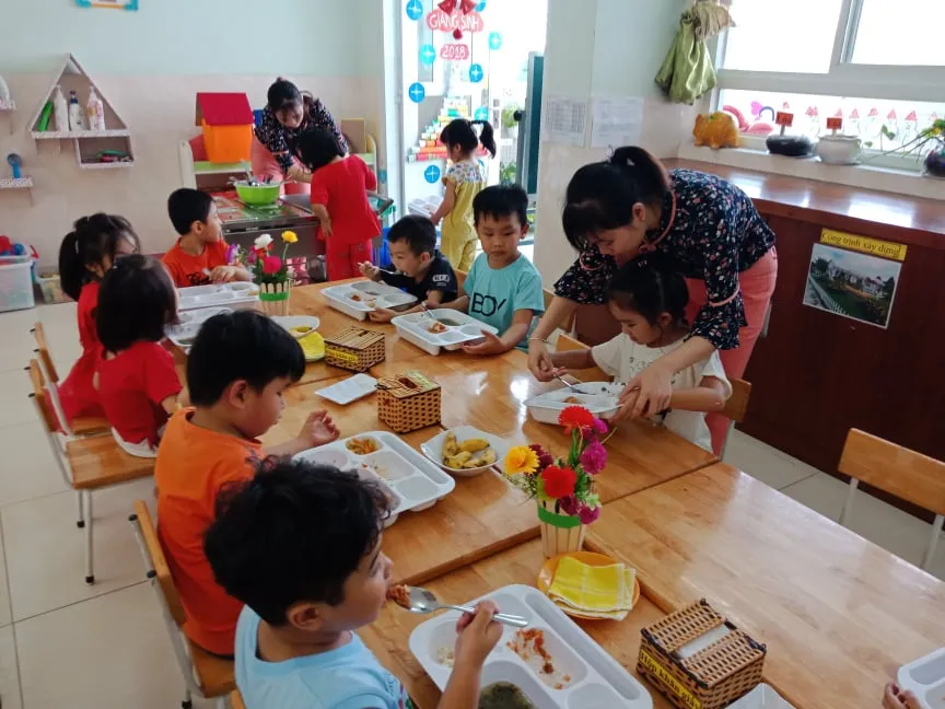 TPHCM: Không tổ chức ăn sáng cho trẻ mầm non khi quay lại trường học ảnh 1