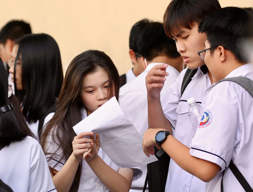 TPHCM: Đề thi môn Ngoại ngữ được đánh giá khá dễ, thí sinh chỉ mất 20 phút để hoàn thành  ảnh 2