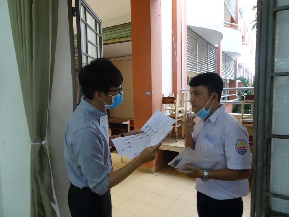 TPHCM: Thí sinh thoải mái bước vào môn thi đầu tiên của kỳ thi tốt nghiệp THPT năm 2020 ảnh 5