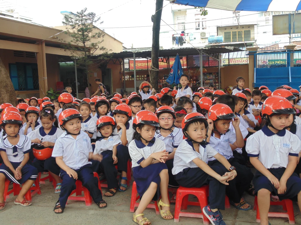 Quận 12: Chấp nhận “vượt chuẩn” sĩ số để tạo thêm chỗ học cho học sinh lớp 1 ảnh 1 Quận 12: Chấp nhận “vượt chuẩn” sĩ số để tạo thêm chỗ học cho học sinh lớp 1 ảnh 1