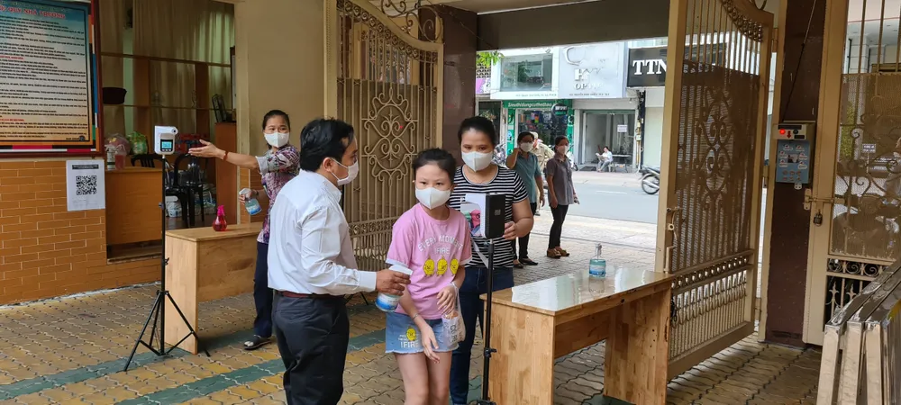 TPHCM: Ngày đầu triển khai tiêm vaccine Covid-19 cho học sinh tiểu học ảnh 1