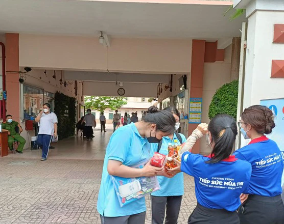 TPHCM: Thêm 5 trường hợp vi phạm quy chế thi tốt nghiệp, môn Ngoại ngữ vắng hơn 400 thí sinh ảnh 2 TPHCM: Thêm 5 trường hợp vi phạm quy chế thi tốt nghiệp, môn Ngoại ngữ vắng hơn 400 thí sinh ảnh 2