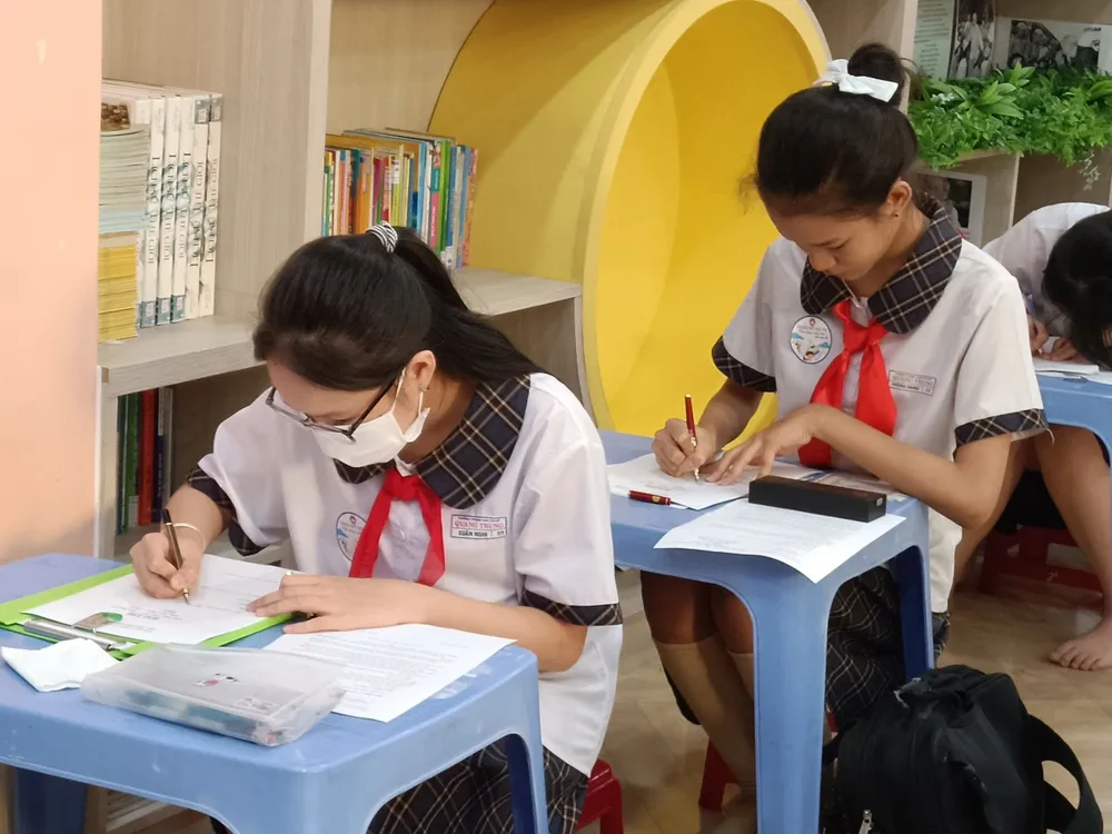 Thí sinh thể hiện góc nhìn mới về lịch sử thông qua bài thi viết Thí sinh thể hiện góc nhìn mới về lịch sử thông qua bài thi viết