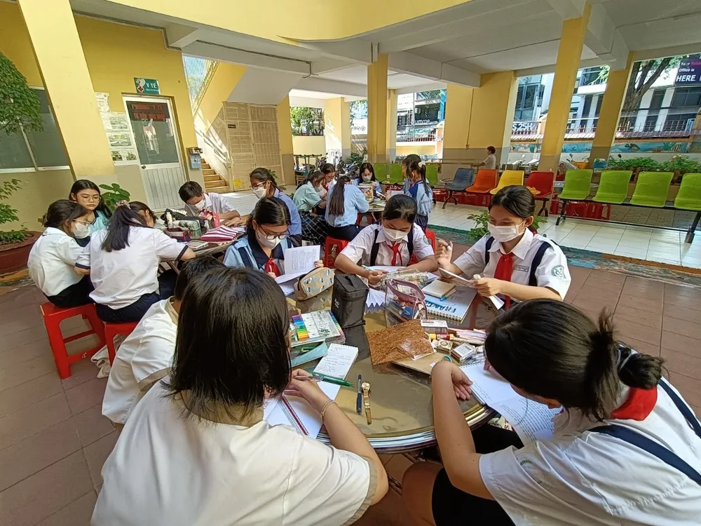 Sau khi trải nghiệm, học sinh sáng tạo quyển sách của riêng mình Sau khi trải nghiệm, học sinh sáng tạo quyển sách của riêng mình