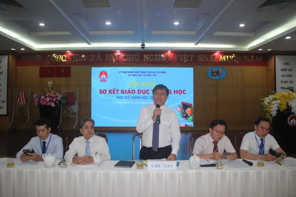 Giám đốc Sở GD-ĐT TPHCM Nguyễn Văn Hiếu đề nghị mỗi trường học có một cán bộ phụ trách chuyển đổi số Giám đốc Sở GD-ĐT TPHCM Nguyễn Văn Hiếu đề nghị mỗi trường học có một cán bộ phụ trách chuyển đổi số