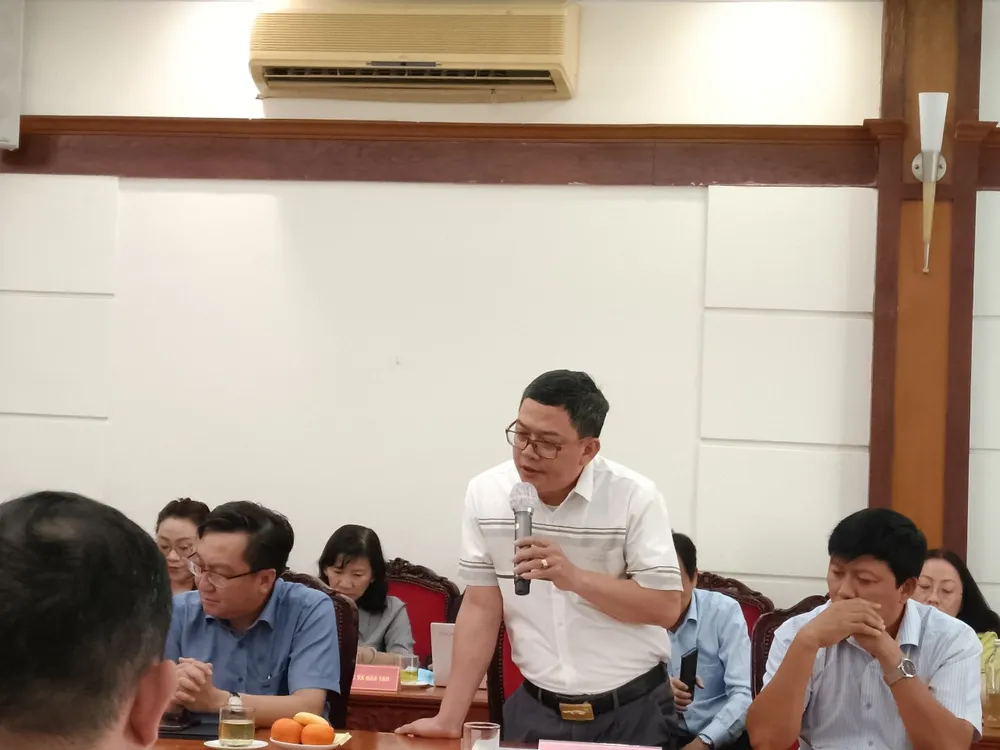 Đại diện Sở Nội vụ TPHCM trăn trở về vấn đề thu nhập cho giáo viên Đại diện Sở Nội vụ TPHCM trăn trở về vấn đề thu nhập cho giáo viên