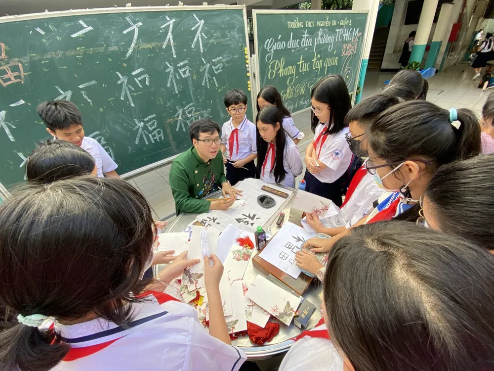 Học sinh Trường THCS Nguyễn Du (quận 1) trong một tiết học trải nghiệm Học sinh Trường THCS Nguyễn Du (quận 1) trong một tiết học trải nghiệm