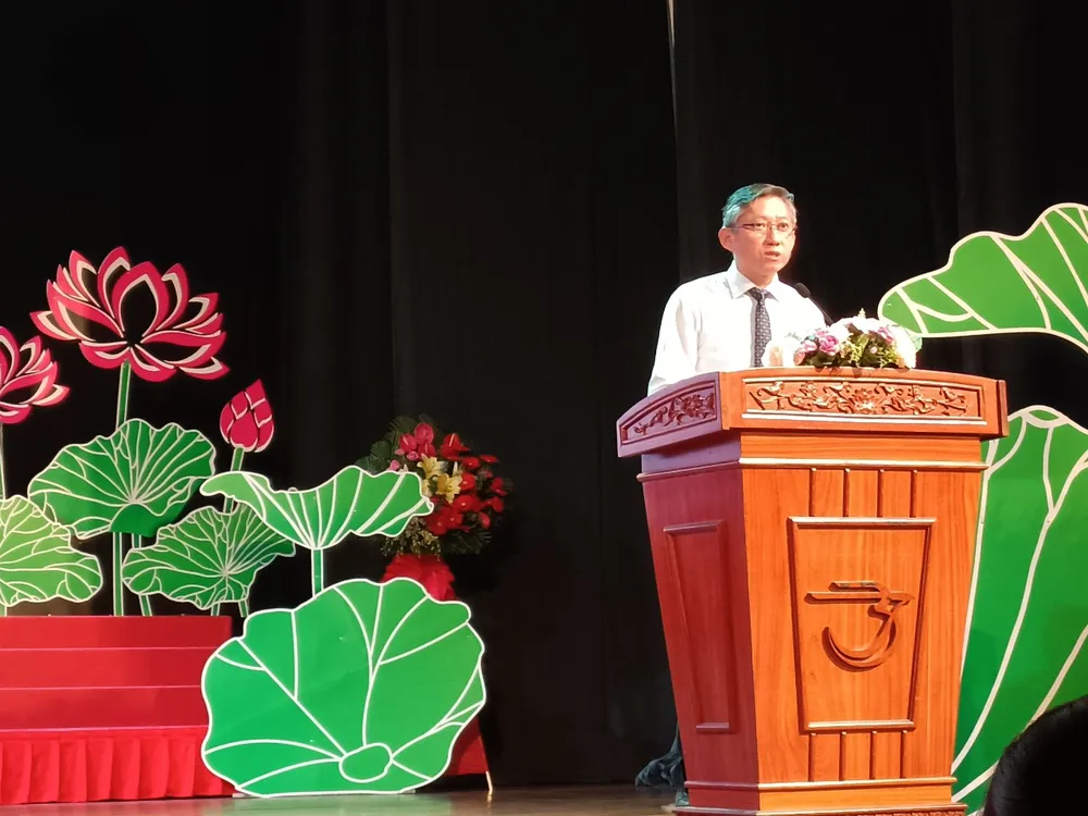 Phó giám đốc Sở GD-ĐT TPHCM Dương Trí Dũng đánh giá cao thành tích của ngành giáo dục và đào tạo quận 1 Phó giám đốc Sở GD-ĐT TPHCM Dương Trí Dũng đánh giá cao thành tích của ngành giáo dục và đào tạo quận 1